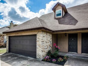 Building Photo - 7716-7718 Sable Lane
