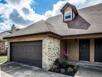 Building Photo - 7716-7718 Sable Lane