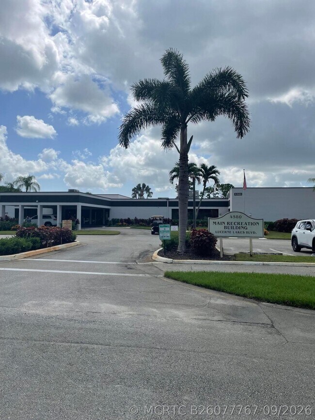 Building Photo - 4575 Lucerne Lakes Blvd W