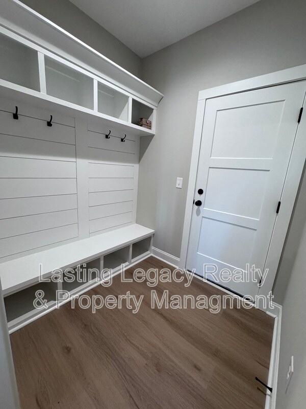 Building Photo - 2566 NC Hwy 801 S,