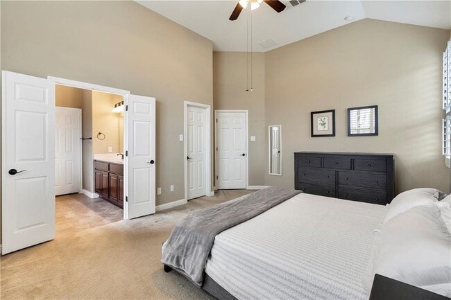 Building Photo - 2928 Angelina Dr