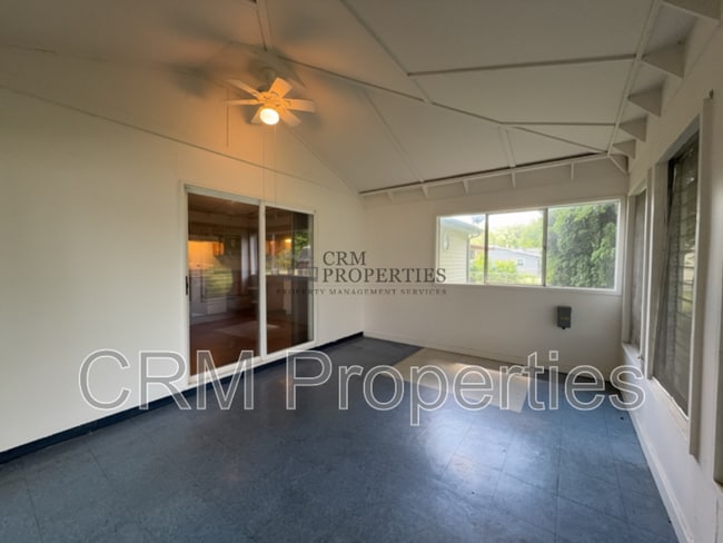 Building Photo - 5801 Peshewa Ct