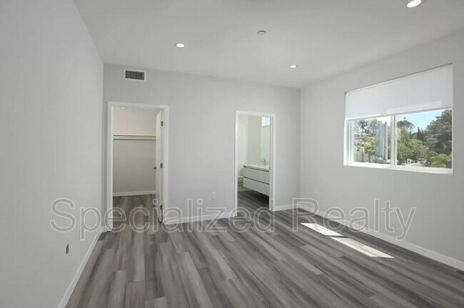 Building Photo - 1406 Eagle Vista Dr
