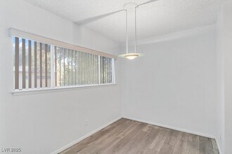 Building Photo - 350 E Desert Inn Rd