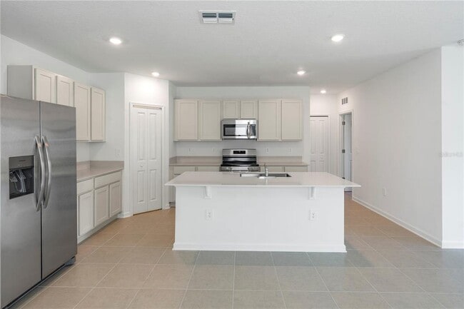 Building Photo - 2221 Rock Dr