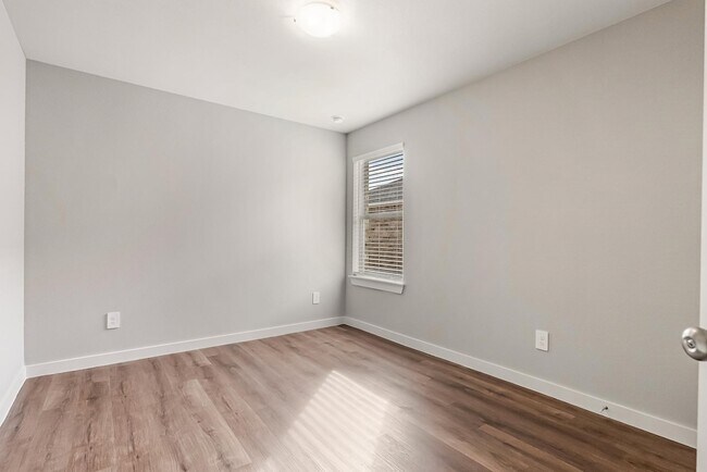 Building Photo - 2651 Baron Ave