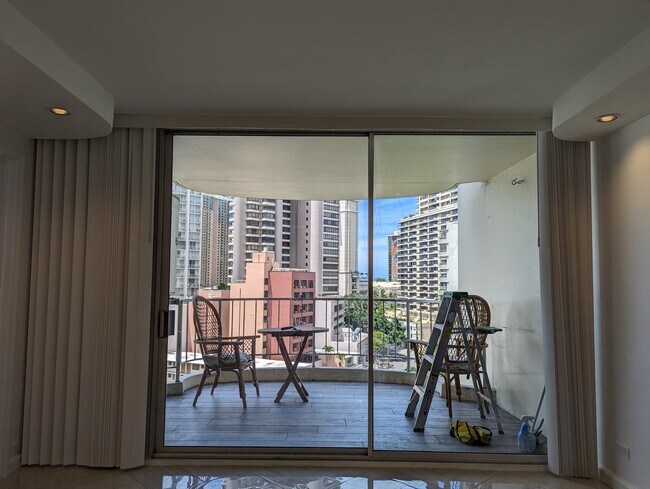 Building Photo - 469 Ena Rd