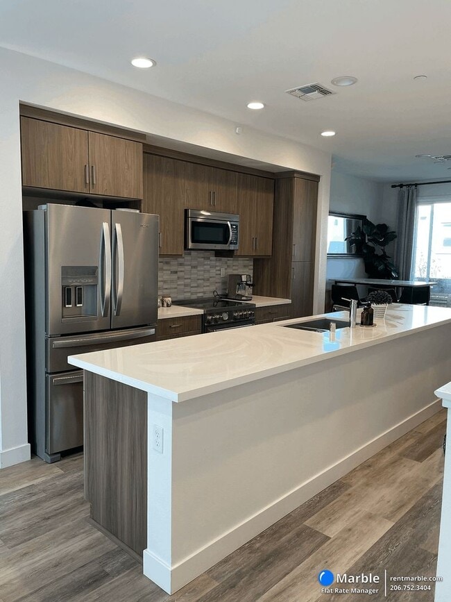 Building Photo - Modern 2-Bedroom, 2.5-Bath Townhome in Oakland