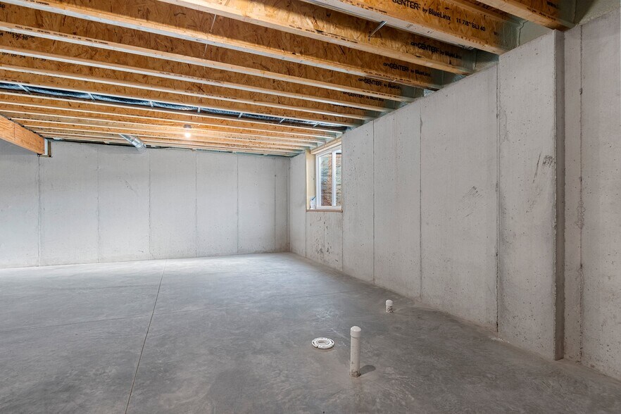 Building Photo - 1901 Hidden Hollow Ln