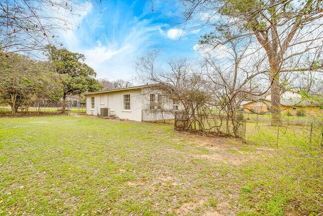 Building Photo - 5437 Sam Calloway Rd