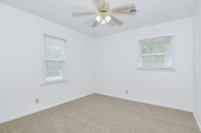 Building Photo - 3 Bedroom Ranch