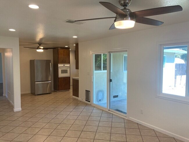 Building Photo - Modesto 3 Bedroom 2 Bath Solar Power Home ...