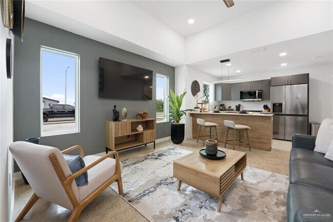 Building Photo - 28 Onyx Dr