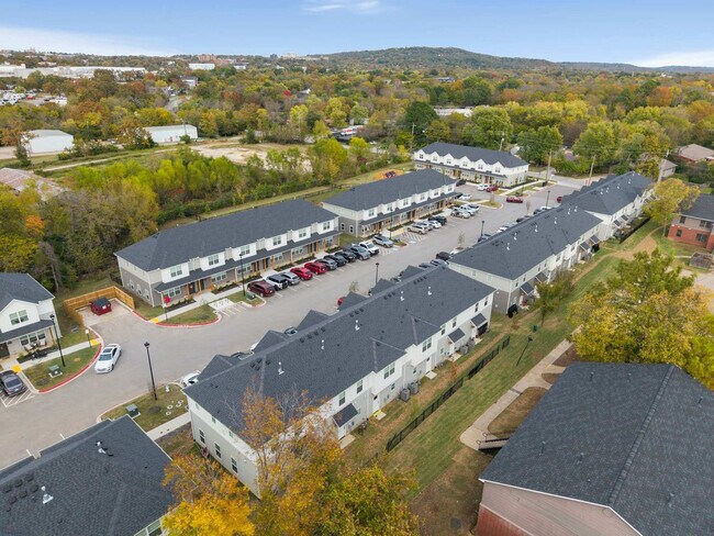 Building Photo - 1935 S Garland Ave