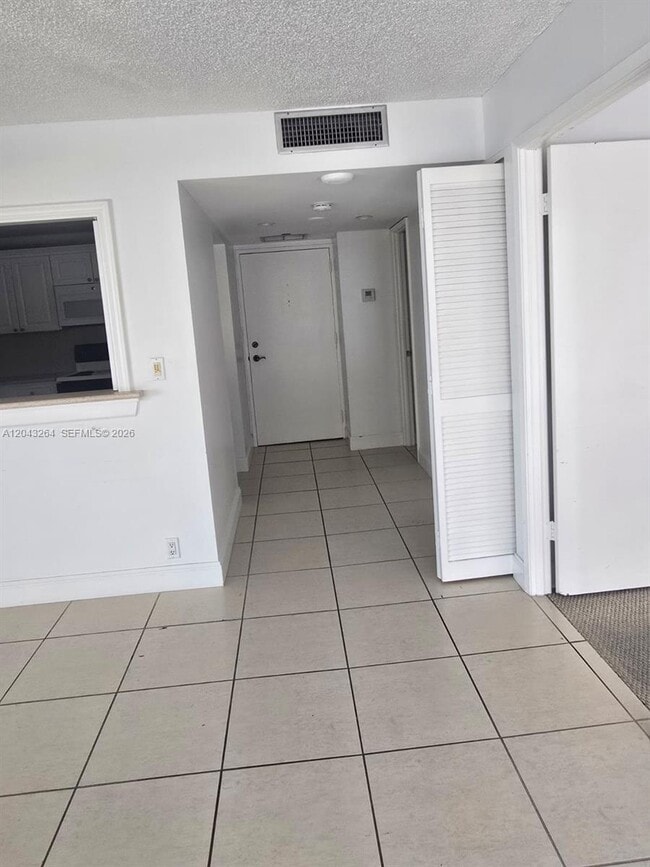 Building Photo - 1901 Brickell Ave