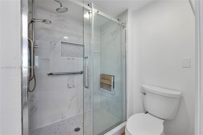 Building Photo - 9599 Weldon Cir