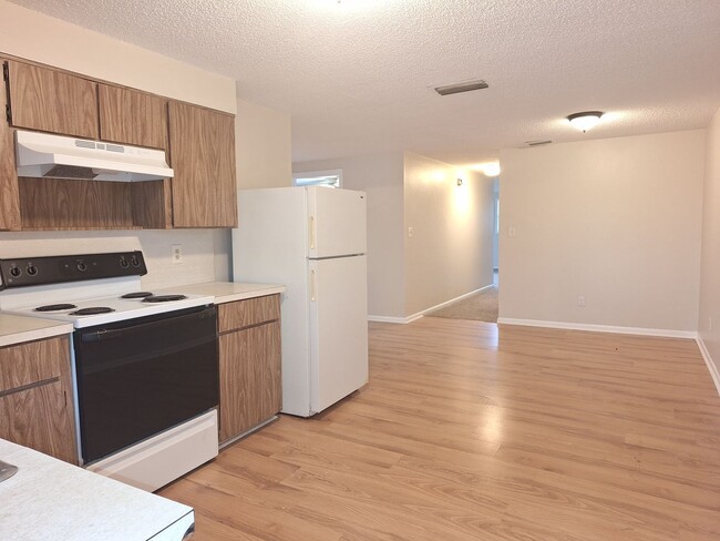 Building Photo - 2nd Floor Apartment in New Smyrna Beach