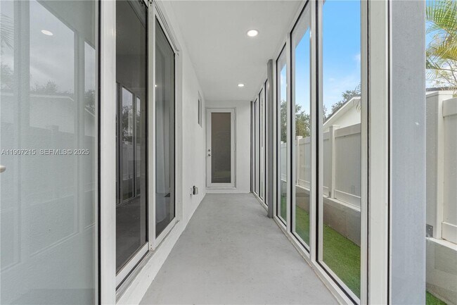 Building Photo - 5734 Buchanan St