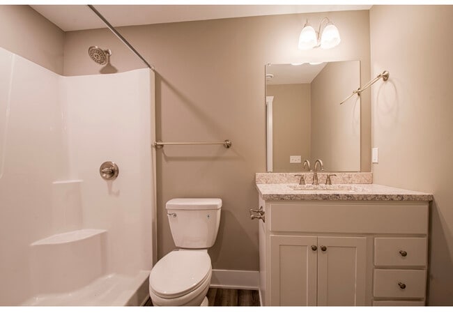 Building Photo - 10 Percy Dr