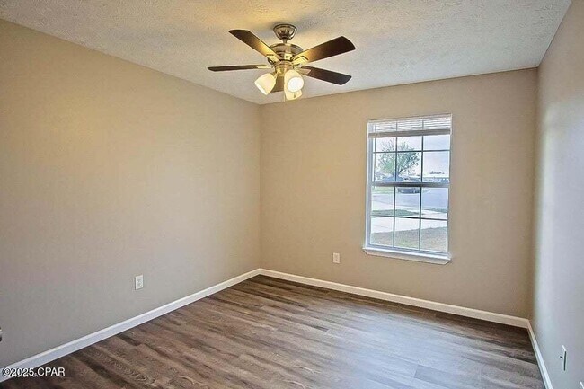 Building Photo - 124 Abigail Ln