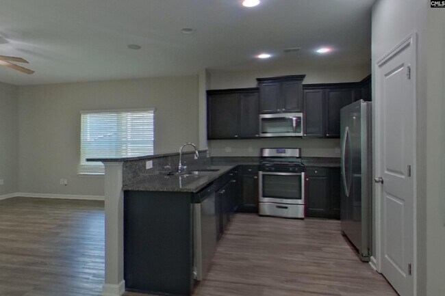 Building Photo - 423 Lanyard Ln