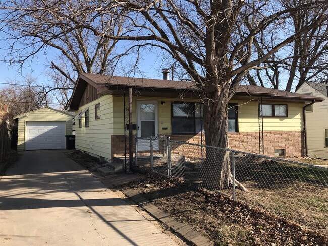 Building Photo - 4018 Redick Ave