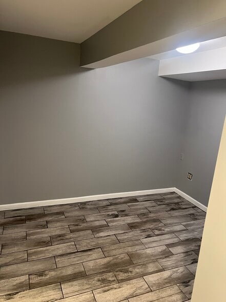 Basement bonus room/office - 355 Capetowne Rd