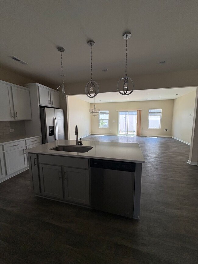Building Photo - 3BR/2.5BA Townshoue in Mallard Creek