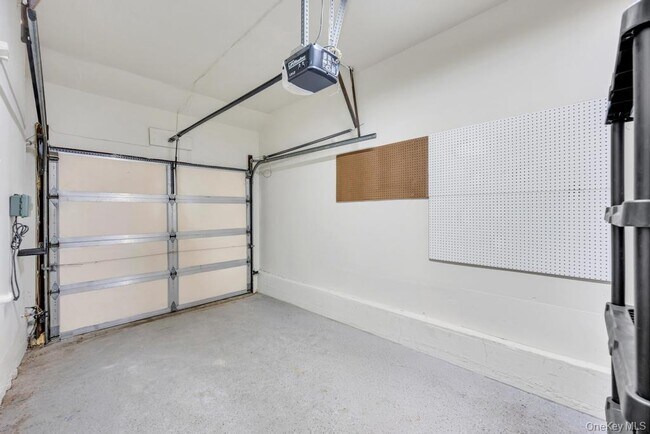 Building Photo - 3685 Prairie Path