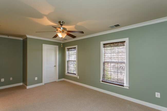 Building Photo - 154 Brookwood Dr