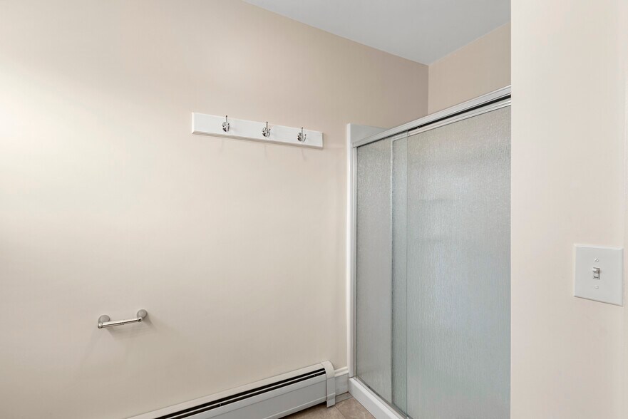 Building Photo - 5 Goulart Ave