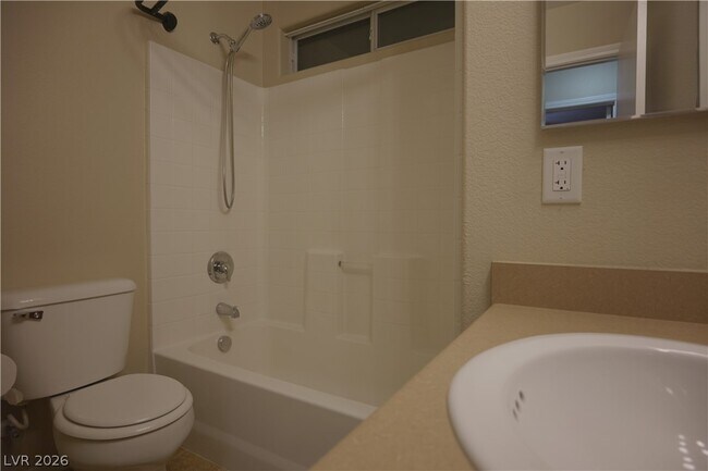 Building Photo - 6026 Alachua St