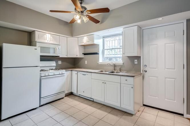 Building Photo - 1535 Emily St