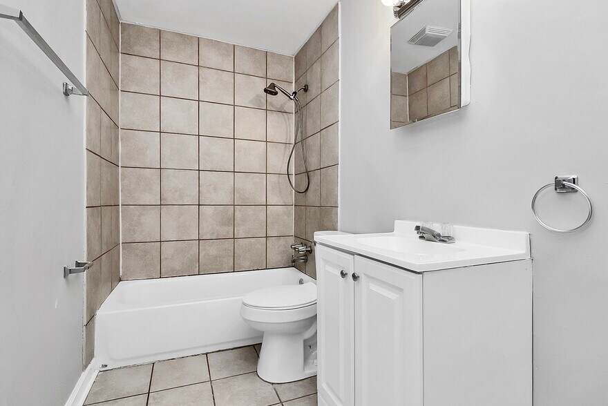 Building Photo - 4808 Brooktree Dr