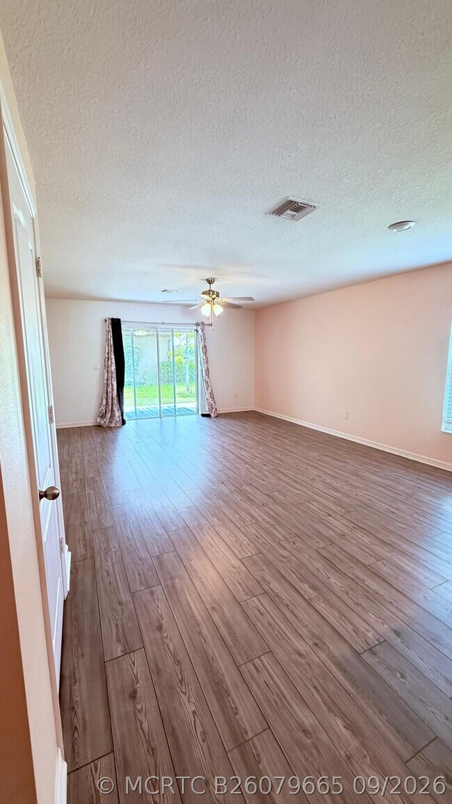 Building Photo - 5361 Imagination Dr