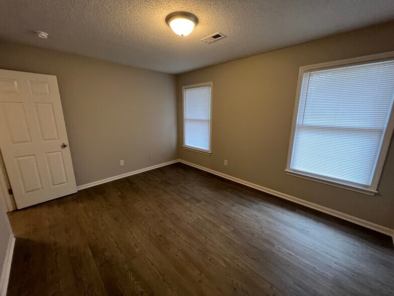 Building Photo - 2909 Spring Garden St