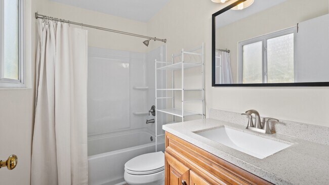 Building Photo - 1623 Oneel Dr