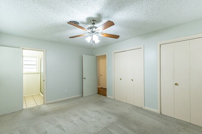Building Photo - Beautiful 3 bedroom 2 bath