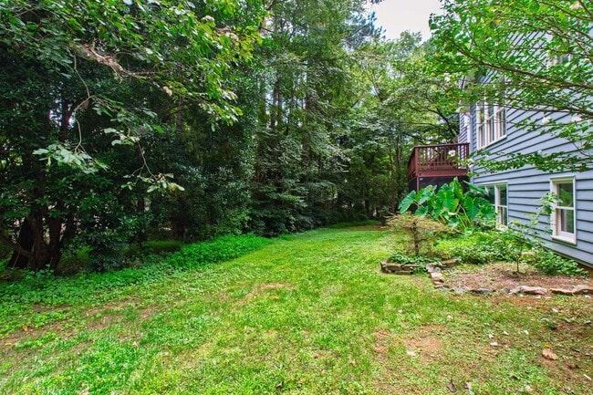 Building Photo - Spacious 4-Bedroom Carrboro Home with Dual...