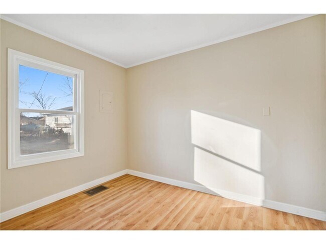 Building Photo - 4567 Colorado St SE