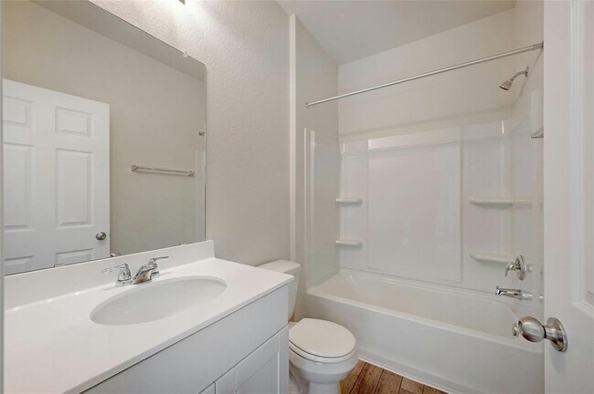 Building Photo - 221 Cherry Vine Dr
