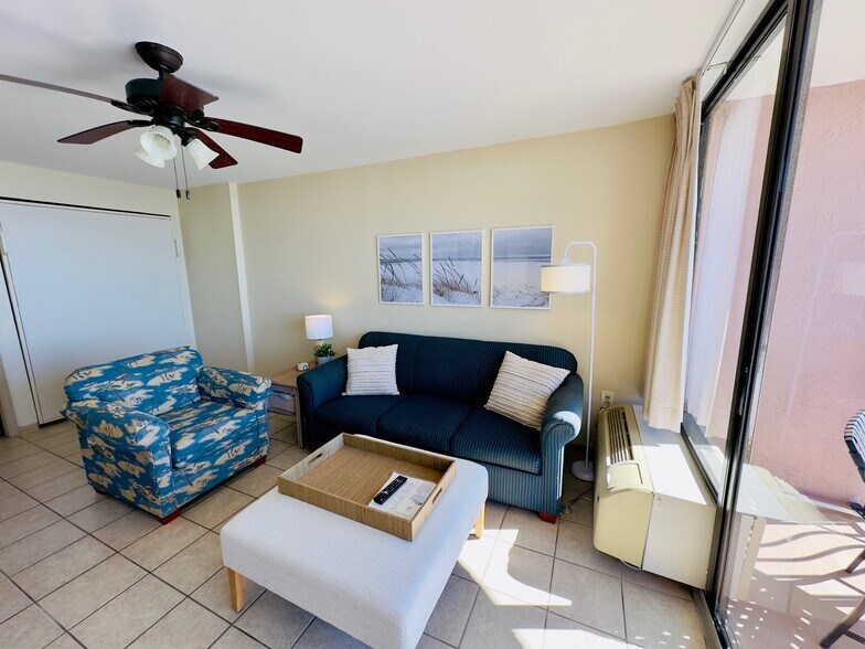 Living Room with Wall Bed - 2406 N Ocean Blvd