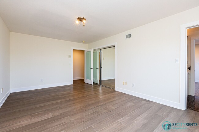 Building Photo - Sherwood Forest: Single Family Home w/ 2 C...