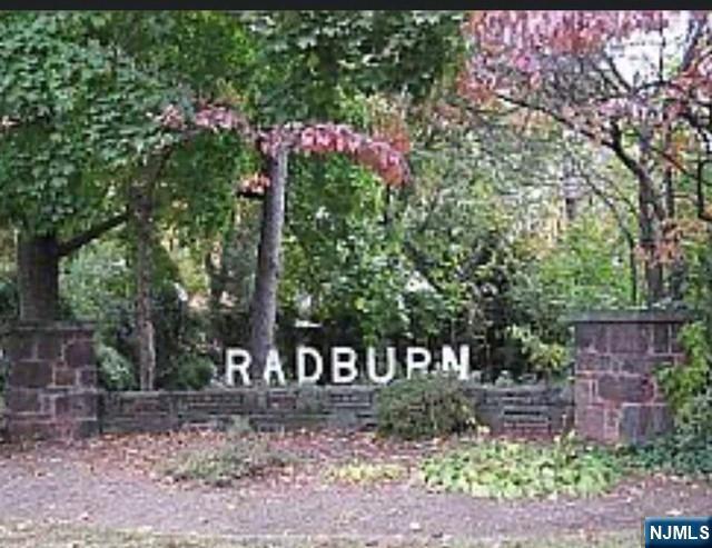 Building Photo - 13-08 Plaza