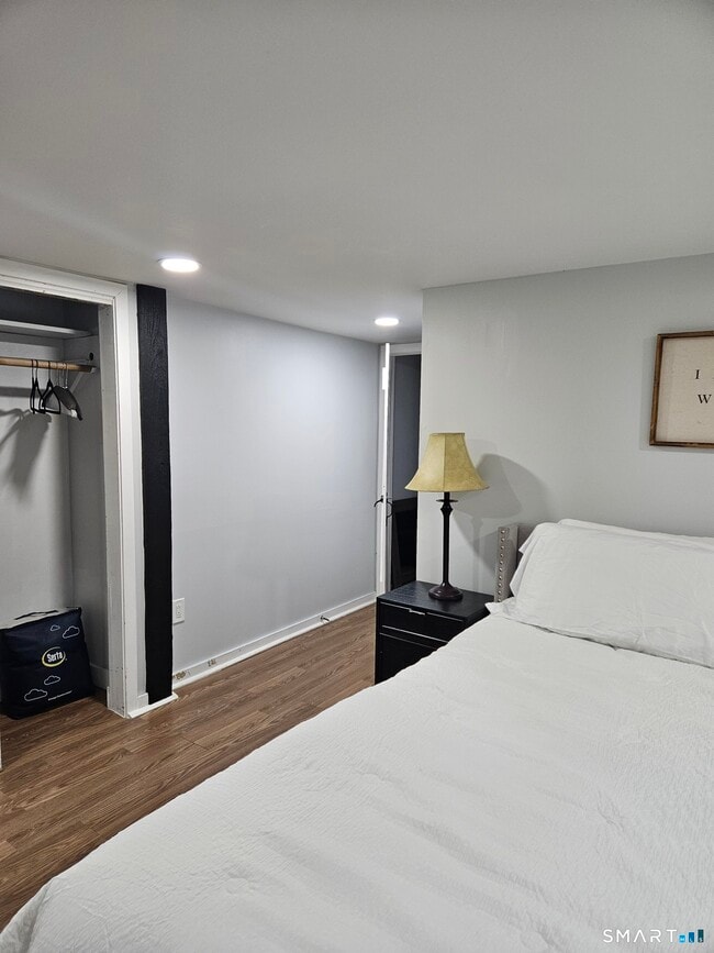 Building Photo - 901 Baldwin Rd