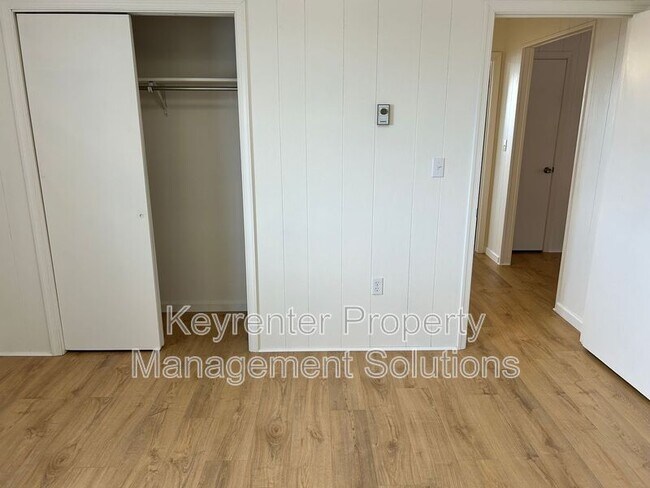 Building Photo - 117 Olive St