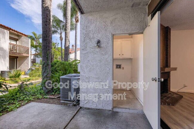 Building Photo - 363 Molokai Dr