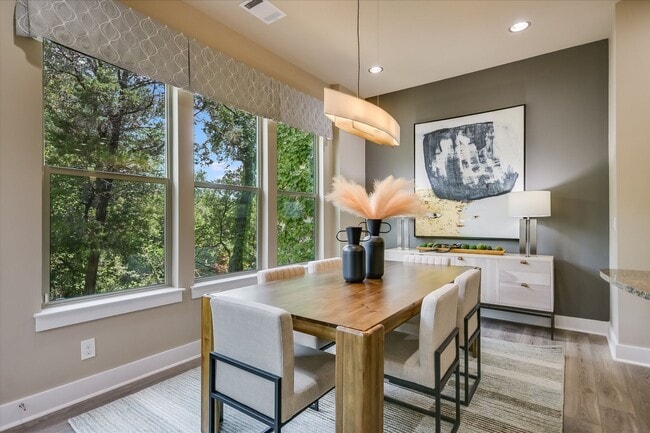 Building Photo - Lovely Hillside Condo on 2222