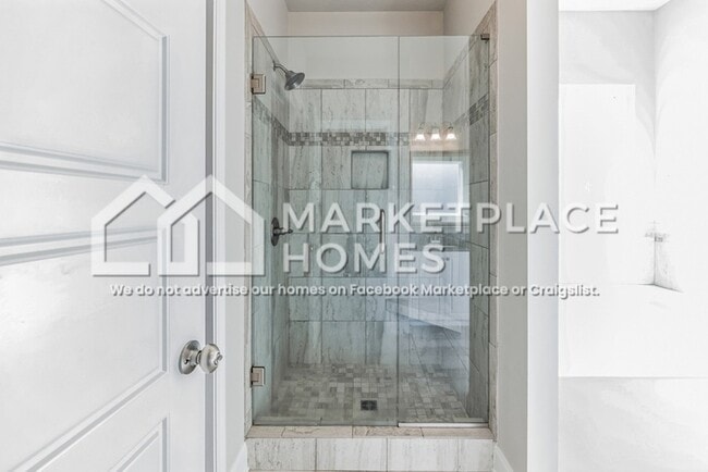 Building Photo - 750 Holderness Ct