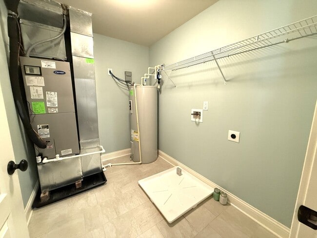Building Photo - Spacious 2 Bed / 2 Bath Condo in the Heart of Middletown